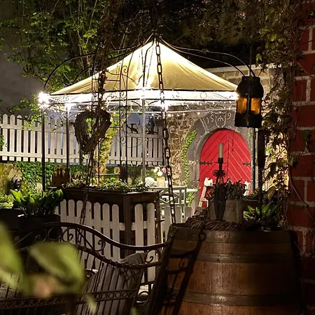 펜션 Alter Winzerhof Hatzenport