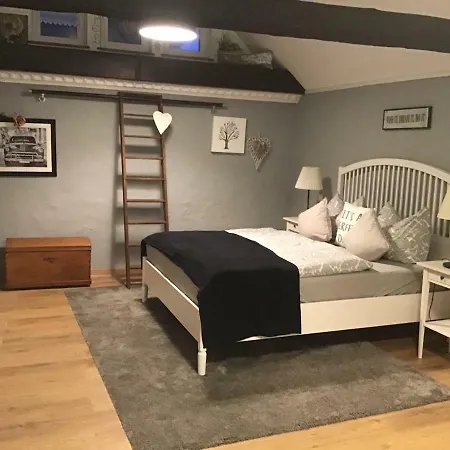 Alter Winzerhof Feriehus Hatzenport